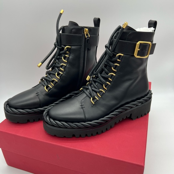 Authentic NEW Valentino Garavani Combat boots - Picture 10 of 15